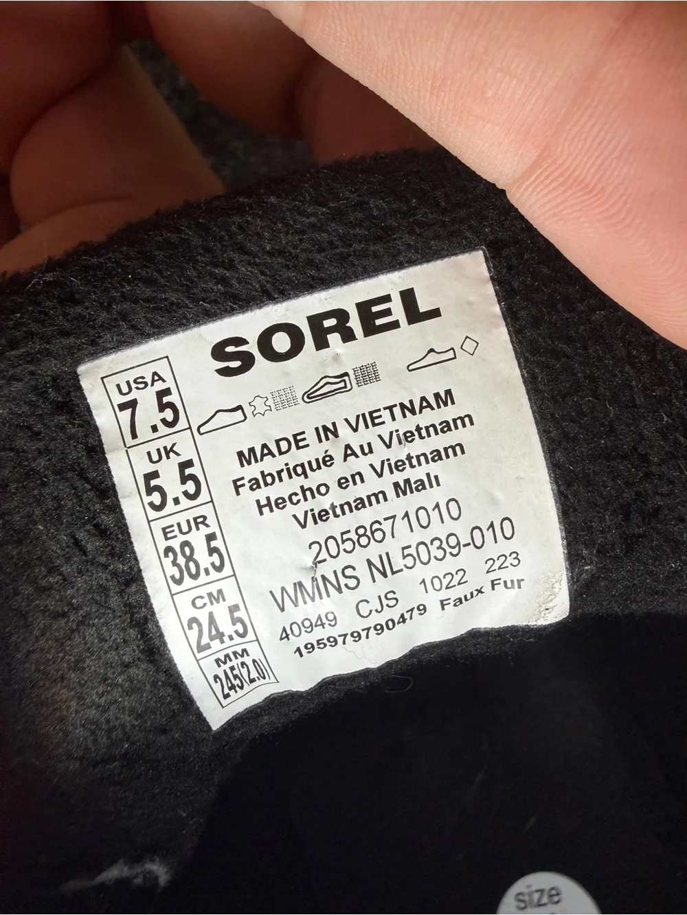 Sorel Kinetic Impact Caribou Women’s Black Sneaker Boots Size 7.5 Casual
